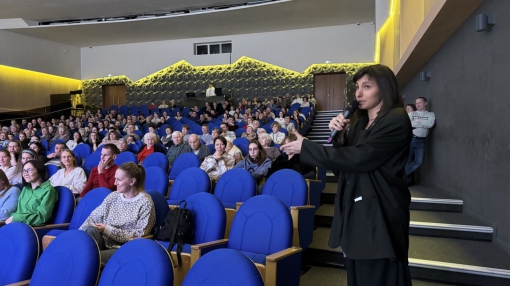 Создательница сообщества "Фитнес-мама" Анна Оглезнева на показе фильма в "Современнике"