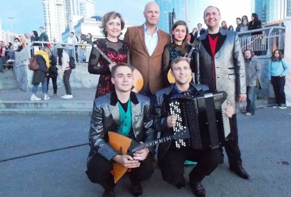 Ансамбль «Русичи» и Алексей Кортнев выступили на одной сцене на «Уральской ночи музыки» в 2016 году