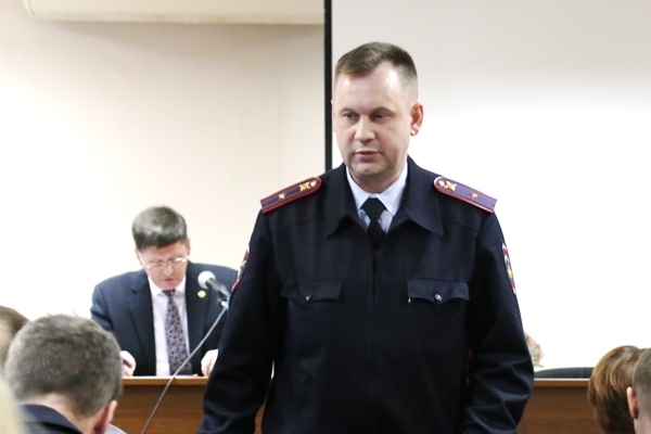 Майор полиции Дмитрий Кошкаров предстал на совещании в мэрии в новом статусе