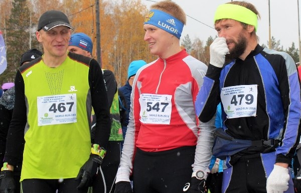 Победитель марафона Владимир Бычков, березовчане Алексей Береснев и Алексей Курочкин