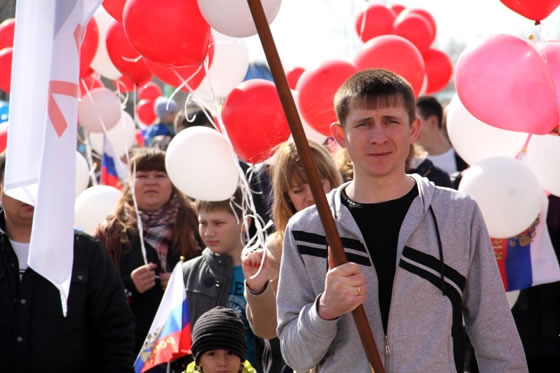 Первомайское шествие в городе Берёзовском