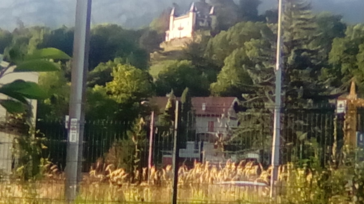 Крепость в горах около Бонвиля