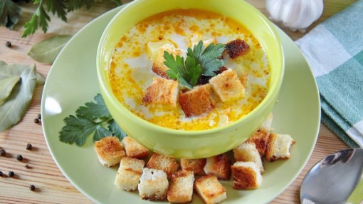 Суп с курицей, рисом и плавленным сыром