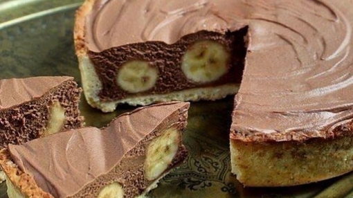 Торт с бананами и шоколадным муссом