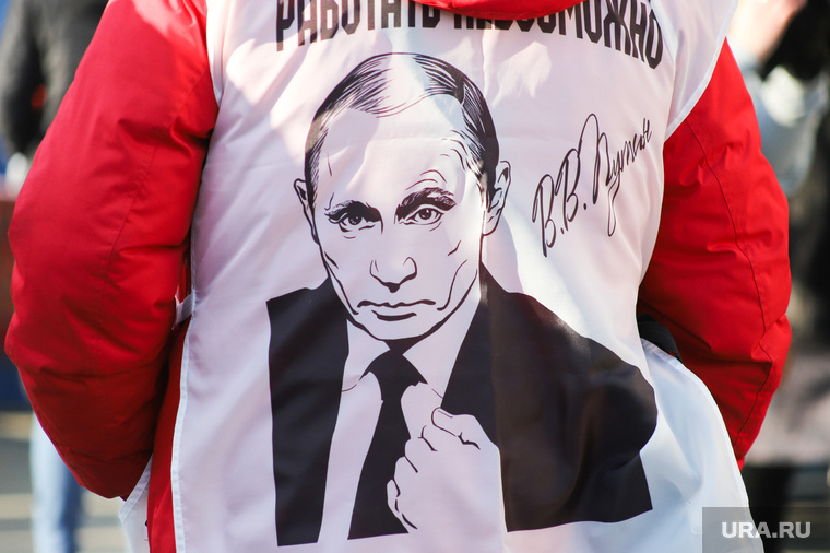 Больше половины россиян хотят видеть Владимира Путина снова президентом страны