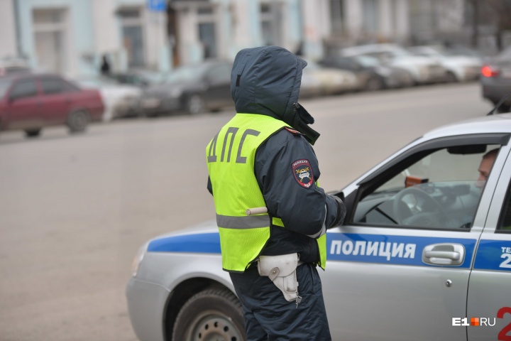 В Берёзовском школьники угнали машину