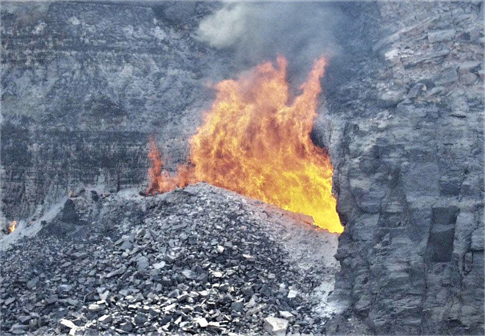 Метан угольных шахт. Подземные пожары. Подземные угольные пожары. Подземные пожары в Шахтах и рудниках. Пожары на горных предприятиях.