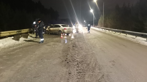 Одна из аварий из-за выезда на встречную случилась 21 ноября на Режевском тракте. Фото: ГИБДД Березовского