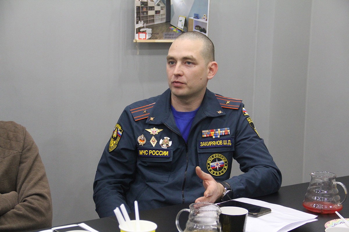 Начальник пожарно-спасательной части № 62 майор внутренней службы Шамиль Закирянов