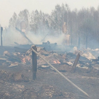 Причина пожара в Безречном, когда сгорели шесть домов, установлена