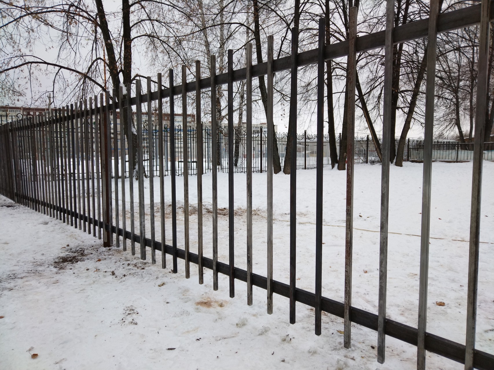 Забор безвозмездно предоставила компания «Прометей»