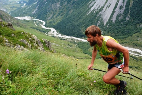 Алексей Курочкин преодолевает 7 августа вертикальный километр в лагере Безенги. Забег с 2000 до 3000 метров над уровнем моря