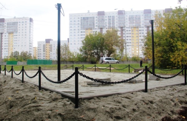 Строительство памятника Льву Брусницыну в парке Победы