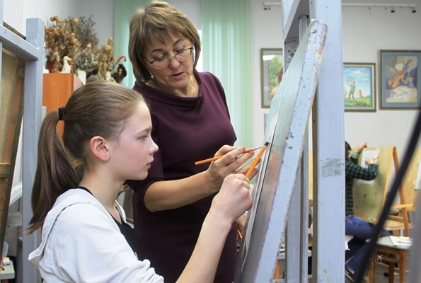 Татьяна Хромцова стала руководителем художественного отделения берёзовской школы искусств № 2 не так давно — ранее педагог работала в Екатеринбурге