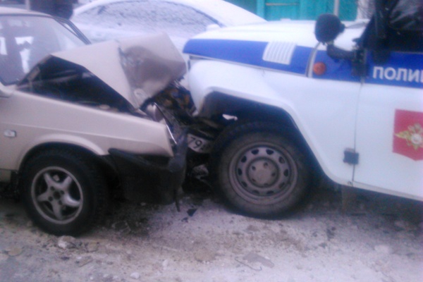Сотрудники ГИБДД установили, что в аварии виноват водитель автомобиля ВАЗ-21099