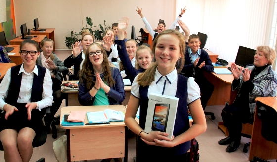 Как поступить в школу 11. Лицей 9 Новосибирск. Школа пятый класс. Ученица 5 класса. Ученицы 7 класса.